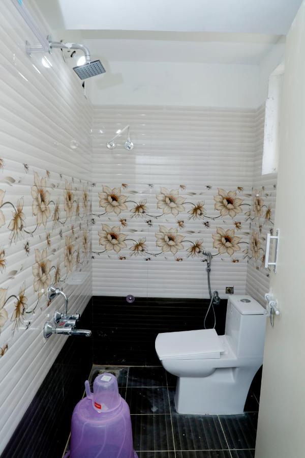 Cnr Residency Hotel Madanapalle Buitenkant foto