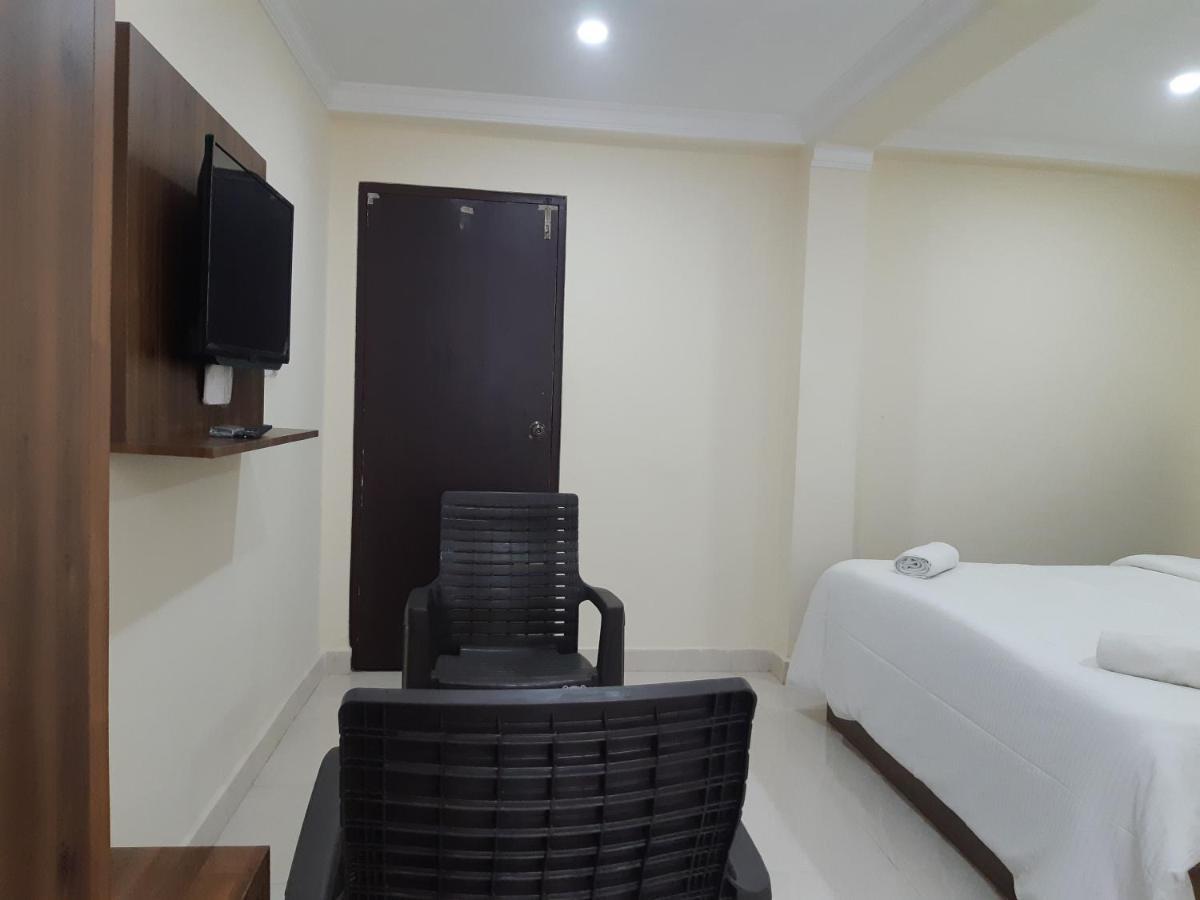 Cnr Residency Hotel Madanapalle Buitenkant foto