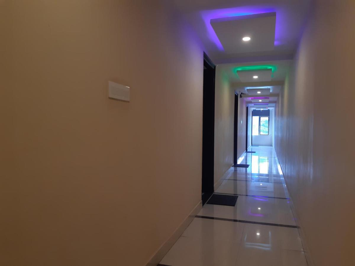 Cnr Residency Hotel Madanapalle Buitenkant foto